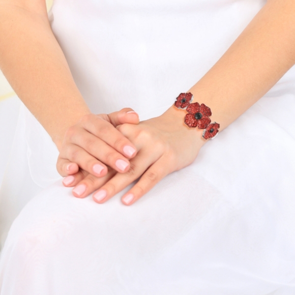 Simulated Black Pearl, Red and Black Austrian Crystal Bangle Bracelet 7" - Picture 1 of 3